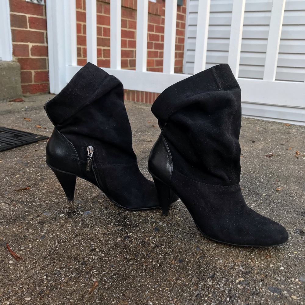 DKNYC slouchy bootie sz 6.5 suede